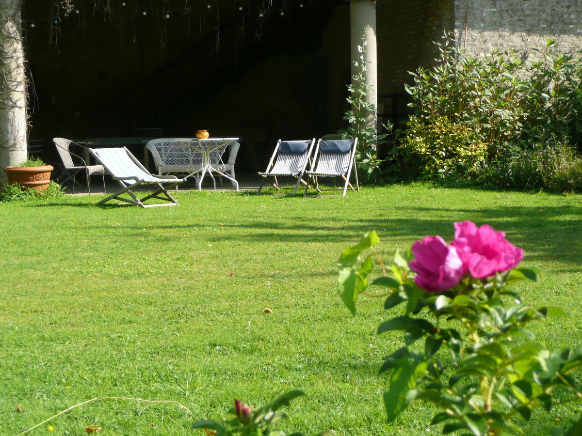 Manoir De Bois En Ardres Bed & Breakfast Exterior photo